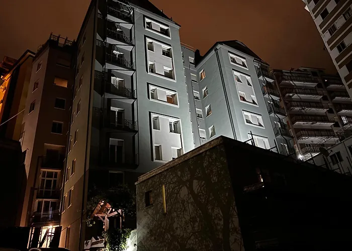  ESSENTIAL HOUSE In Centro Città Con Parcheggio Privato E WIFI
