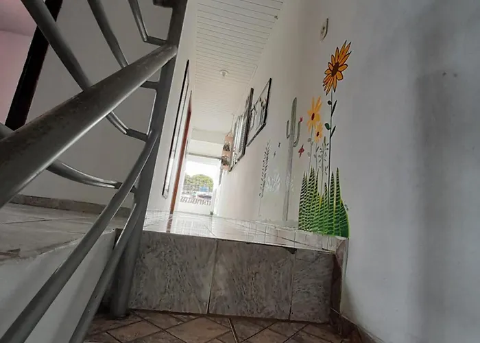 Nata Hospeda Miquarto