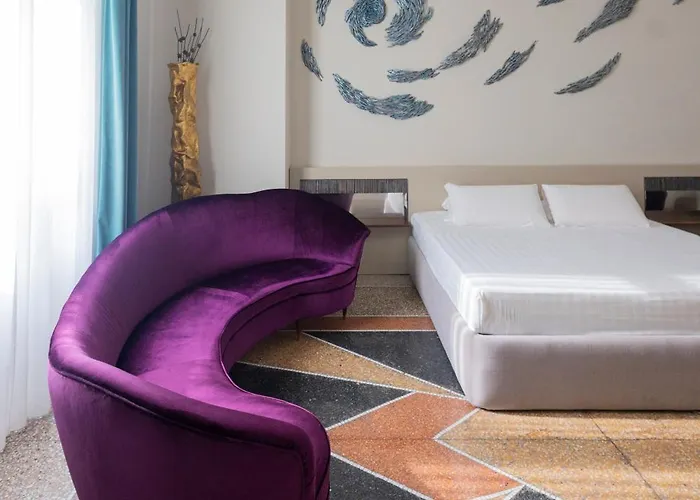 Airport Hotel: Atelier Ines Arts & Suites