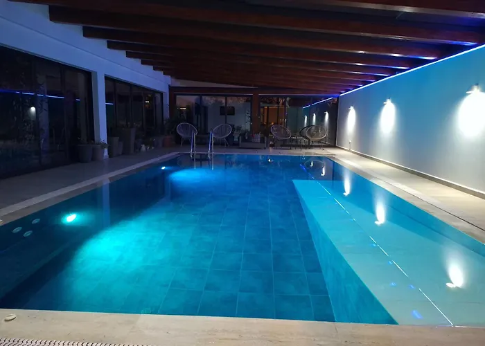 Trend - Cazare, Gradina, Piscina