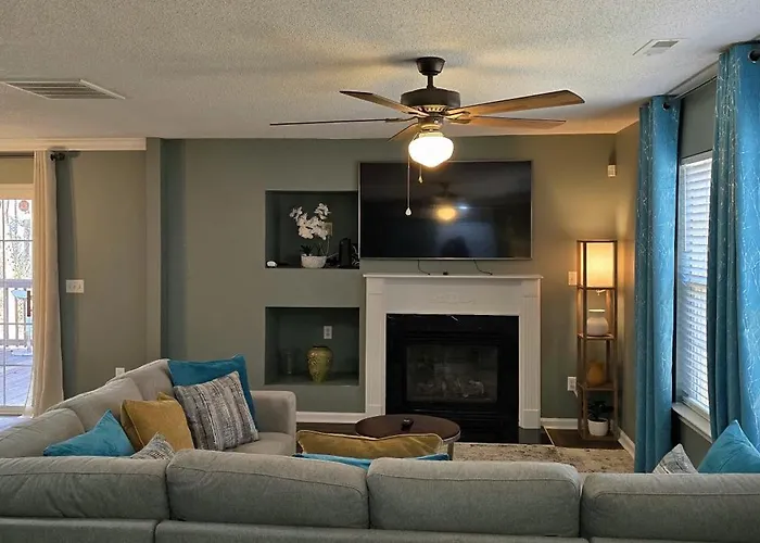 Spacious Home Near Up-Town Charlotte And Clt Airport