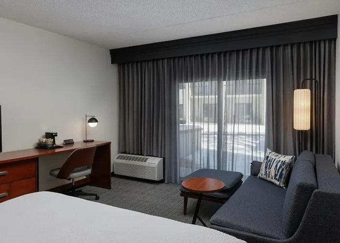 Courtyard By Marriott Denver Central Park