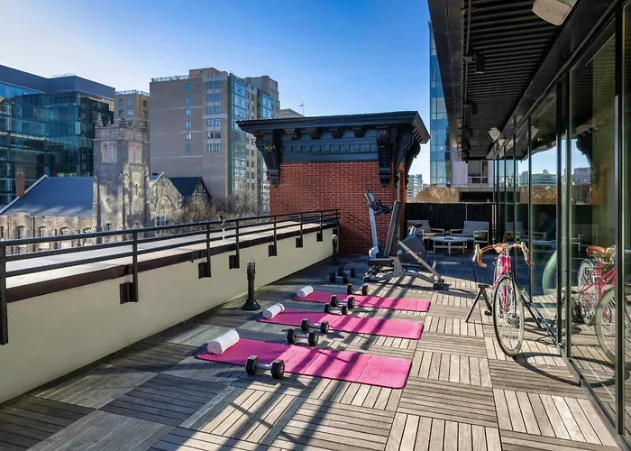 3 star hotels Moxy Washington, Dc Downtown