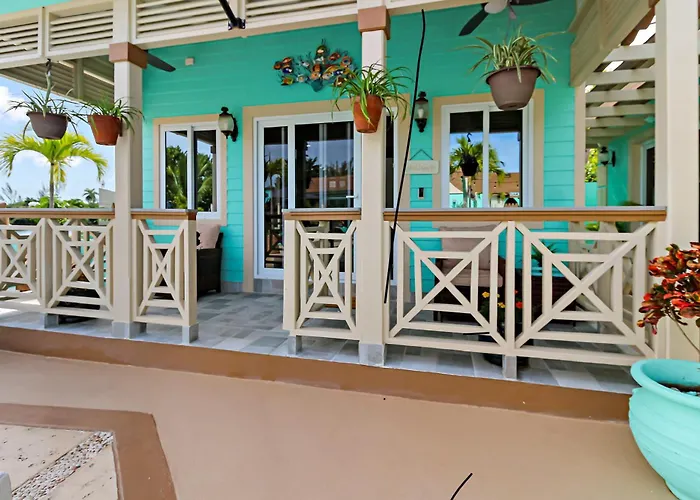 New Luxe Caribbean Cottage In The Bahamas With Canal Access!