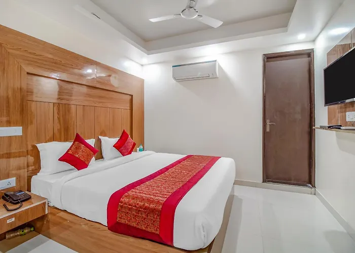 Hotel Mayank Plaza-Near Igi Airport Terminal-3