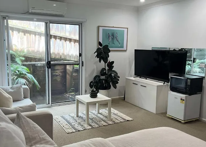 Cozy Studio With Private Entrance & Ensuite