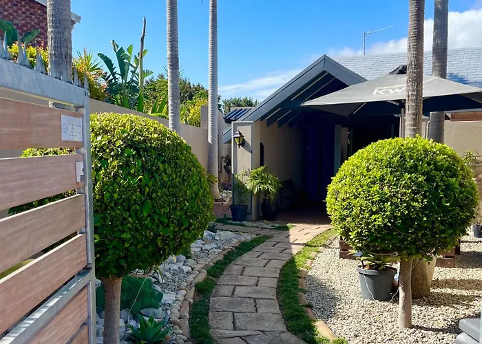 Family Hotel: Dolphin Circle Bed And Breakfast