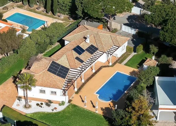Cabine: Exclusive Villa Toulouse With Pool In Falesia Algarve