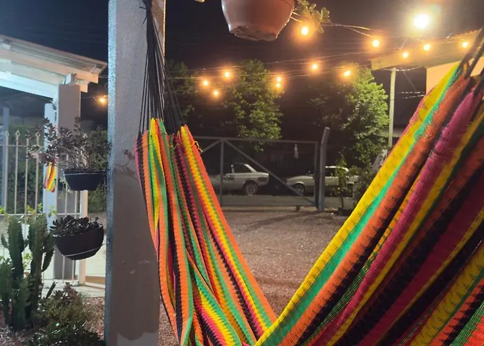 Casa Flora - Pousada&Pub