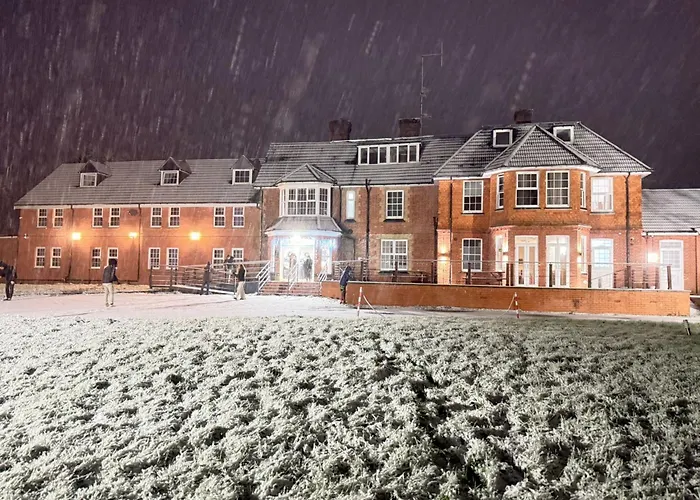 3 star hotel: Trivelles Gatwick Hotel & Airport Parking