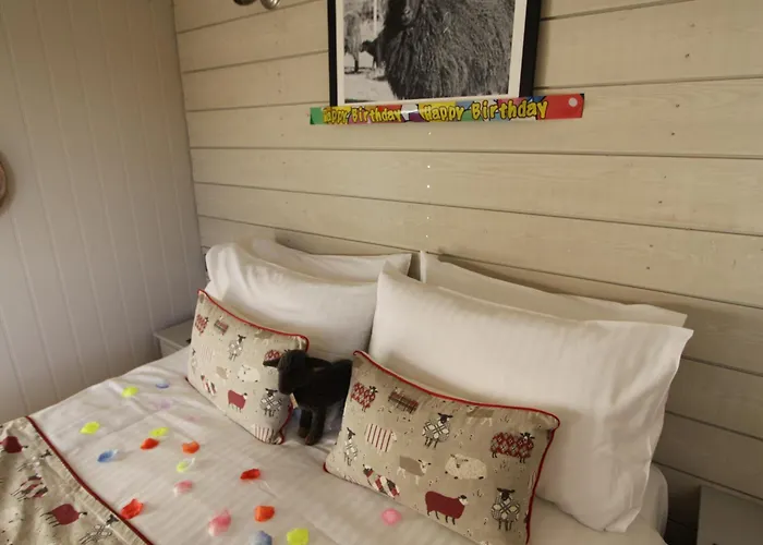 Villa: Springwood Shepherd Huts Glamping York