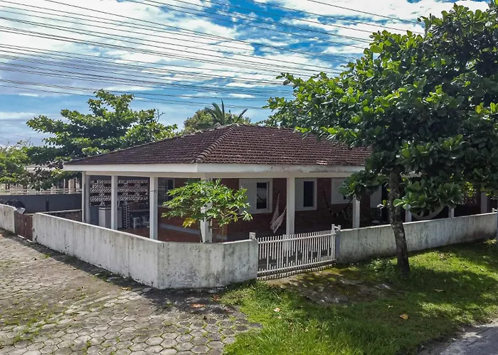 Memora Guesthouse Pontal do Paraná - Casa inteira ou Quartos a duas quadras da praia e próxima a Ilha do Mel