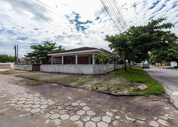 Memora Guesthouse Pontal do Paraná - Casa inteira ou Quartos a duas quadras da praia e próxima a Ilha do Mel