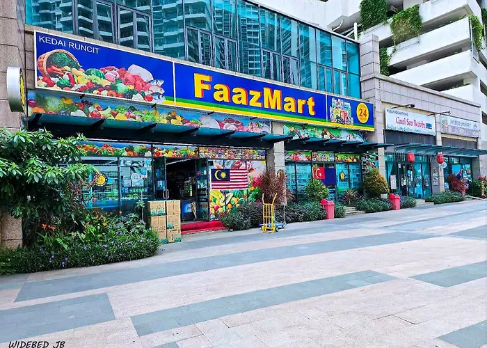 Country Garden Danga Bay By Widebed Jb