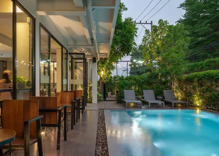 Airport Hotel: Por Thapae Gate