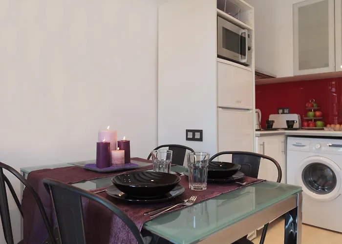 Alquiler de vacaciones: City Center Two Bedrooms Apartment, In A 1870'S Full Renewed Building