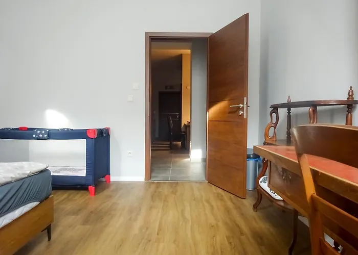 Corvin Point Rooms And Apartments