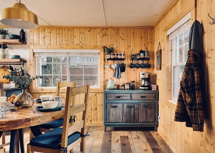 The Little Lolo Lodge