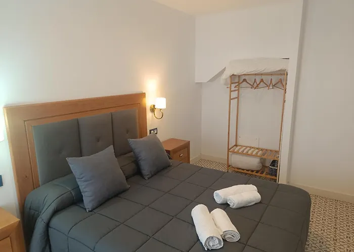 Al-Qazeres Suites