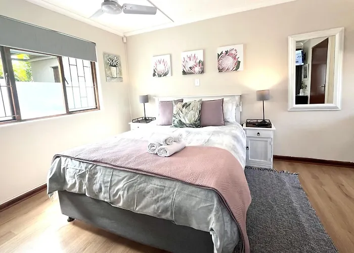 Family Hotel: Dolphin Circle Bed And Breakfast