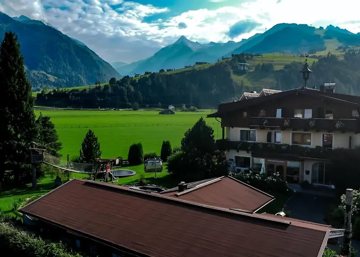 Simone'S Platzerl - Inklusive Taeglichem Freien Eintritt Tauern Spa - Nur 5 Gehminuten, Sommerkarte, Privatem Garten Mit Schwimmteich, Grill Und Saunabereich