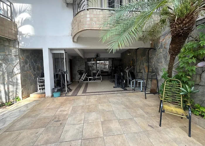 Quartos Quintal Bueno! Com ar, tv e internet no melhor bairro de Goiânia! Perto do Goiânia Shopping, Parque Areião Hospital Premium Mater Dei OVG Vaca Brava Marista Campo do Goiás!