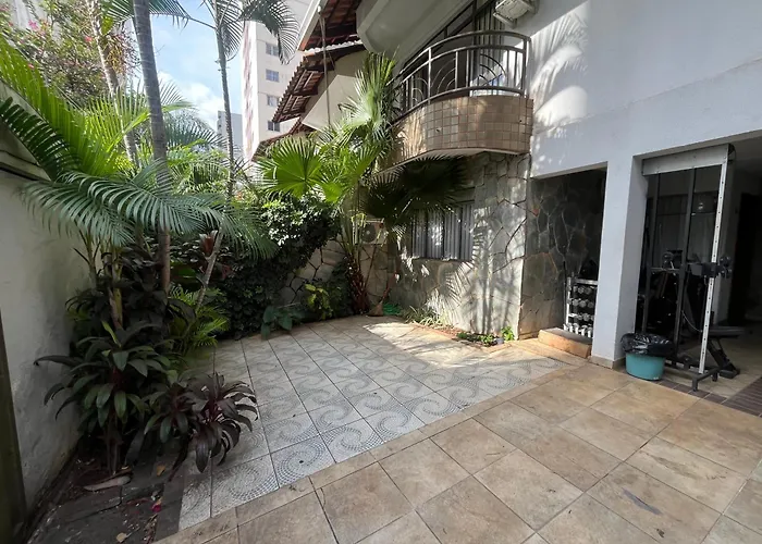 Quartos Quintal Bueno! Com ar, tv e internet no melhor bairro de Goiânia! Perto do Goiânia Shopping, Parque Areião Hospital Premium Mater Dei OVG Vaca Brava Marista Campo do Goiás!