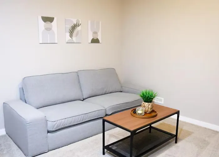 Cozy 2Br Private Basement Suite, Free Parking, Wifi, 1 Hr To Banff, 20 Min To City