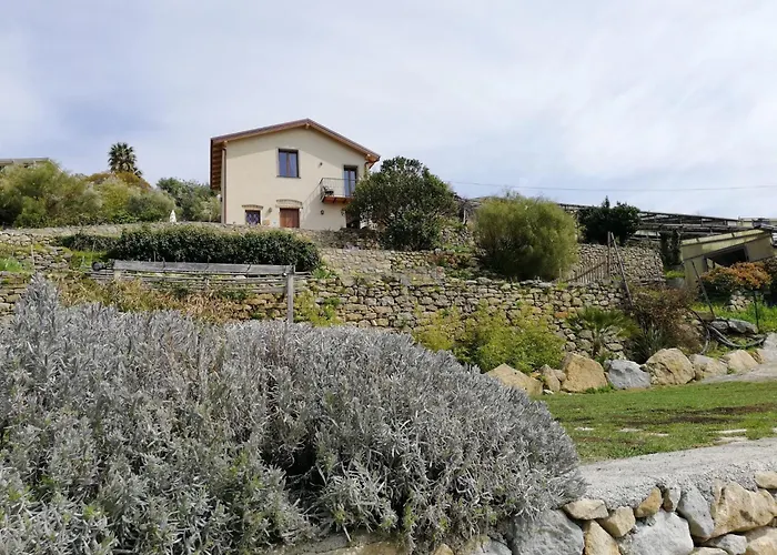 Agrilunassa Eco GuestHouse&Cottage