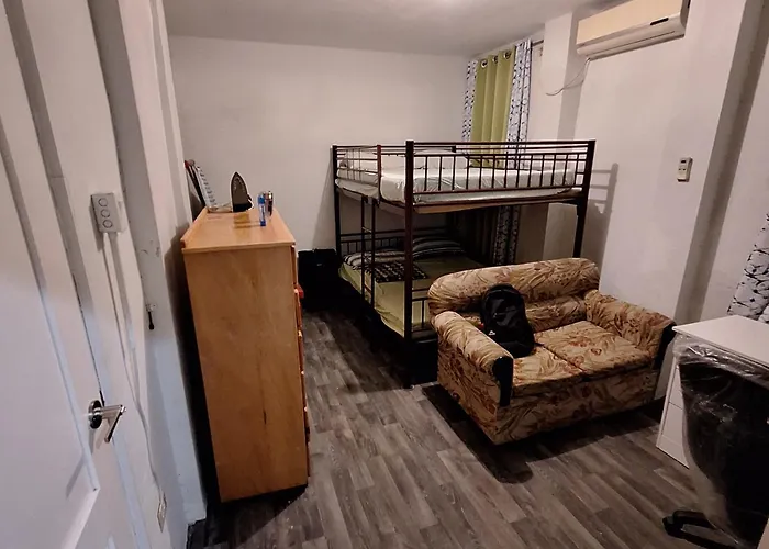 Anthony'S Urban Oasis