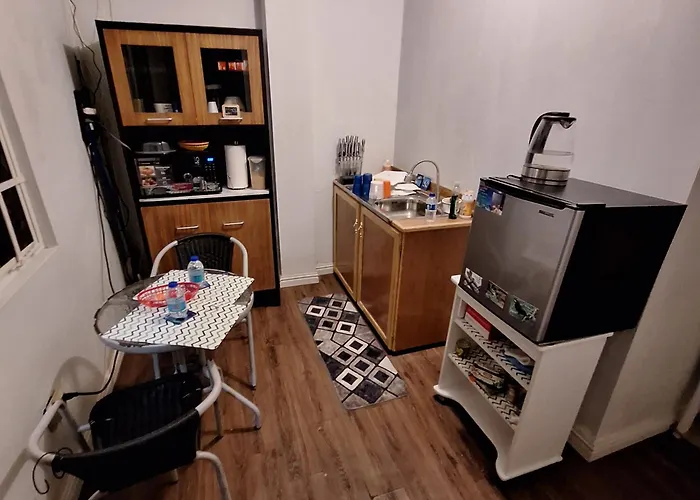 Anthony'S Urban Oasis