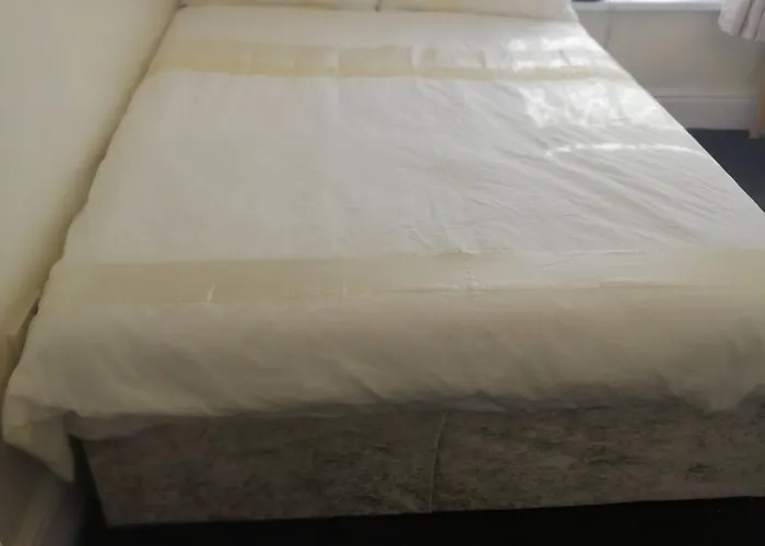 Charming Bradford Room To Rent With Shared Facilities