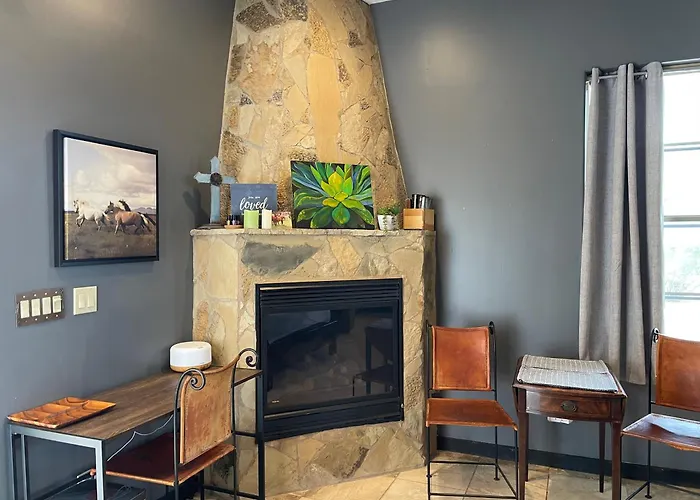 Sunset Suite - Cave Creek Guest Suites