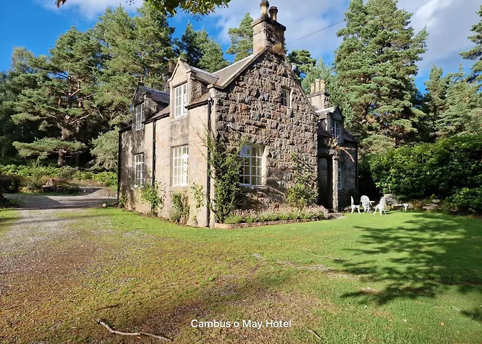 Cambus O' May Traditional Highland Hotel