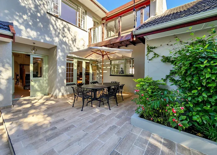 Branch & Vine Cottages - Constantia