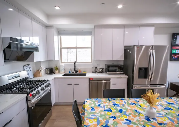 Stylish Private Room By Downtown La With Private Parking