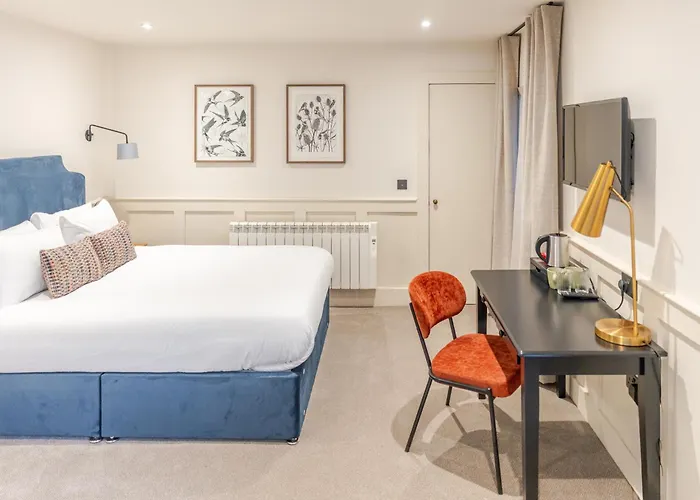 Hotel casino: Grove House Hotel