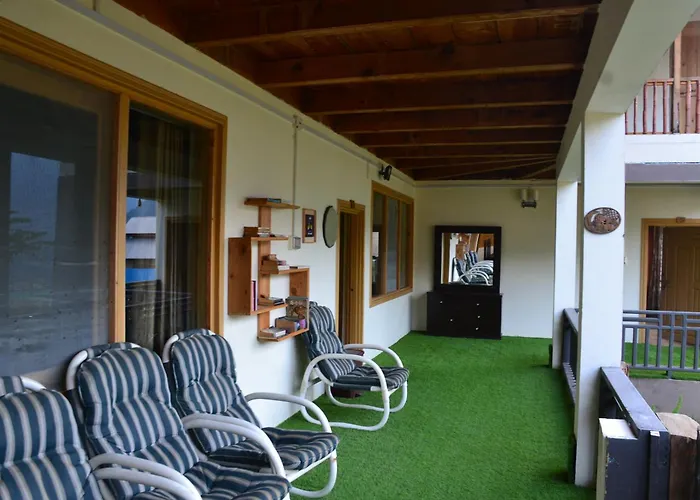 West End Lodges