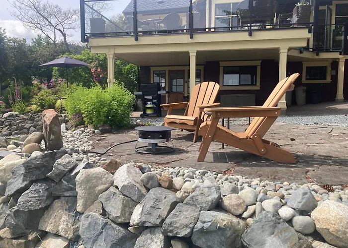 Ladysmith Harbour View House