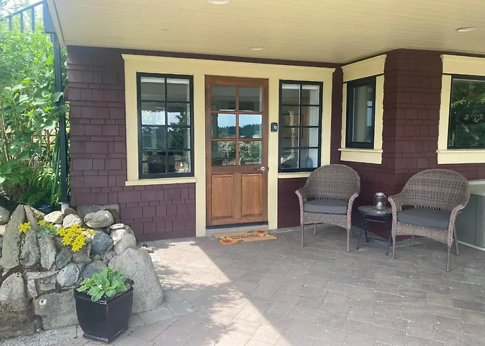 Ladysmith Harbour View House