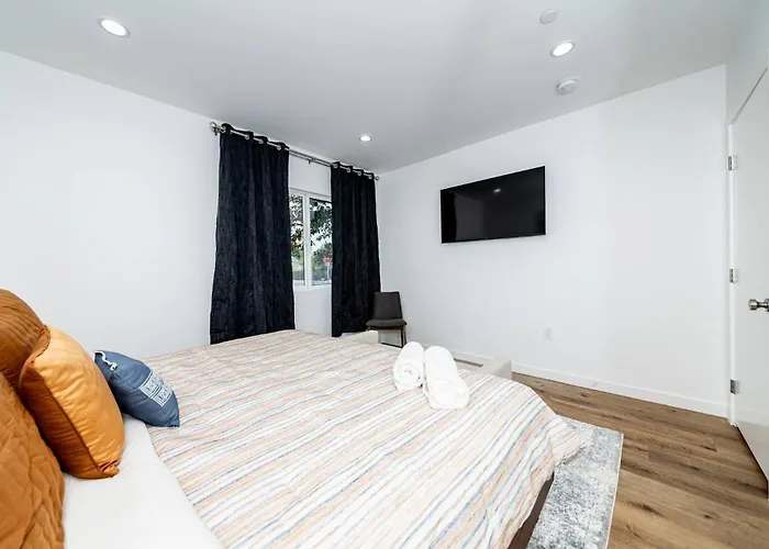 Noho Home Near Universal Studios