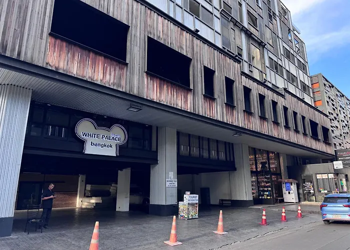 Pet Friendly hotel: White Palace Bangkok