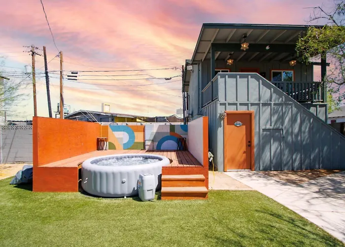 Unique*New*Hot Tub Studio*Mins To Dt & Phx Airport