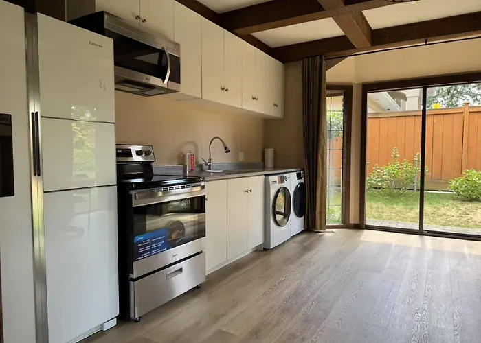 Jason House - Immaculate Suites In A Quiet Seaside Neighbourhood Near Uvic