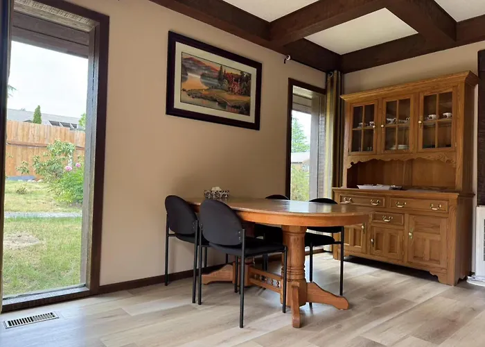 Jason House - Immaculate Suites In A Quiet Seaside Neighbourhood Near Uvic