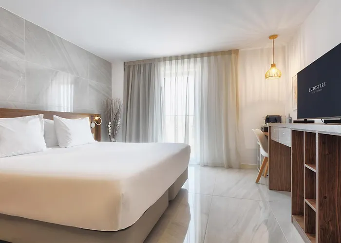 Central hotel: Eurostars Puerto De Ibiza