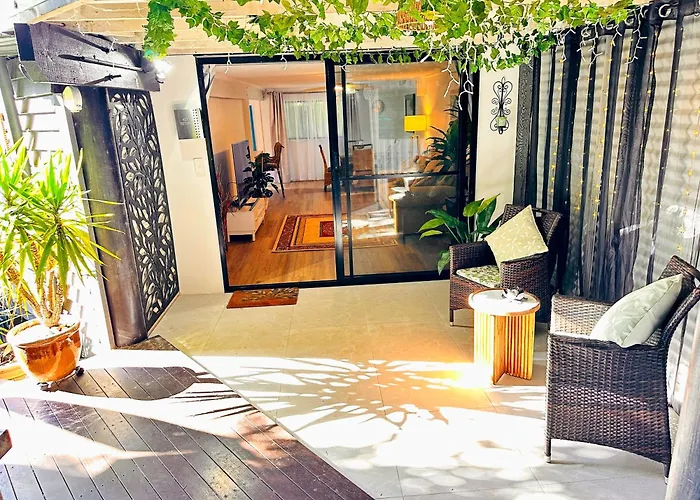 Tranquil Balinese Retreat In A Resort Style Oasis