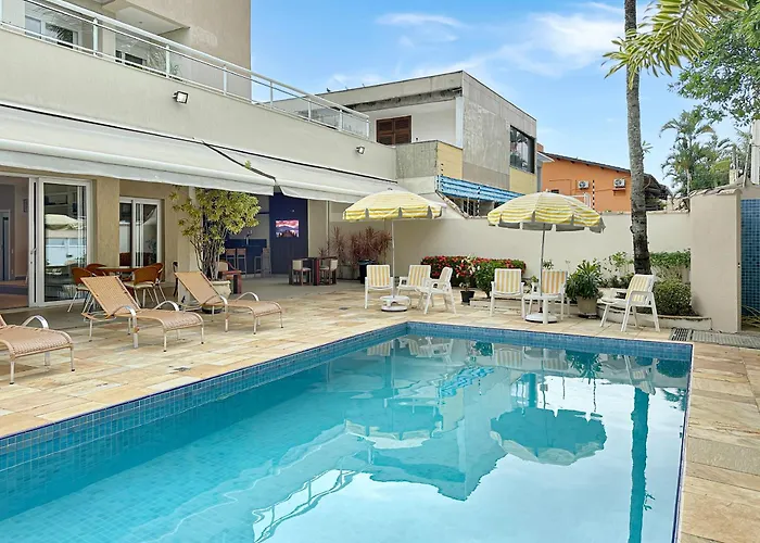 Ac - Piscina - 1 Suite Com Banheiro - 200M Do Mar