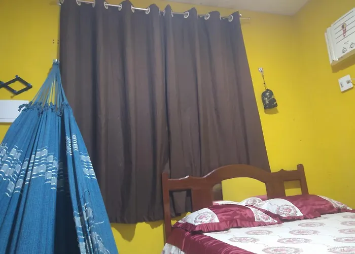 Kitnet para solteiro ou casal com banheiro e cozinha privativos