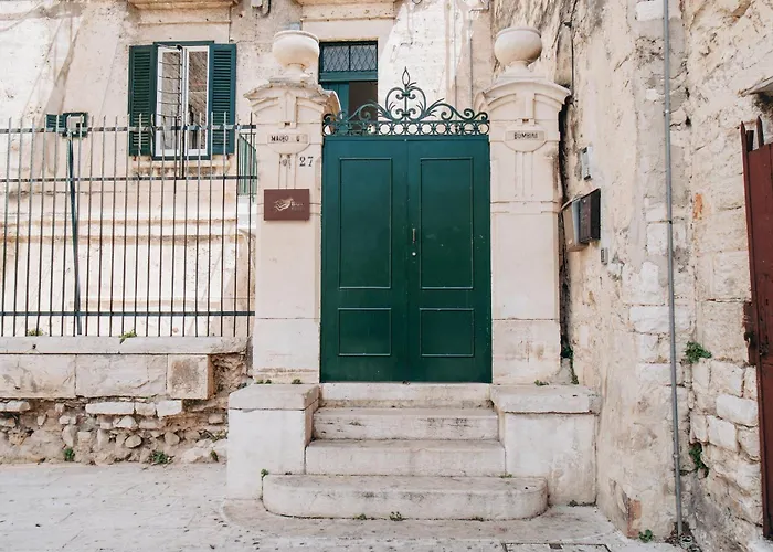 Hotel Jacuzzi: Bue Marino Suites - Exclusive Stay With Castle View